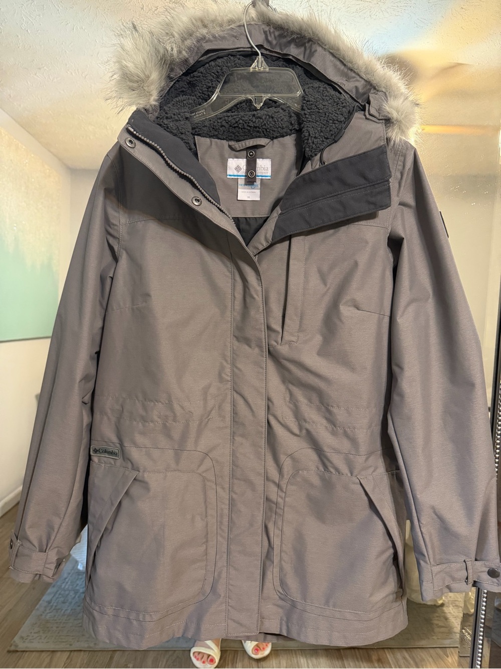 Columbia Women's Gray Hooded Ski Parka with Faux Fur Trim
